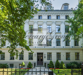 For sale  elegant apartment  in the center of Riga 