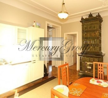 2-bedroom apartment in a beautiful renovated house for rent!