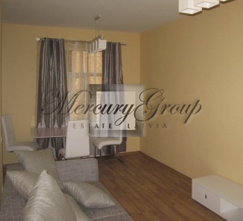 A cozy apartment in the city center is offered for rent.The apartment ...