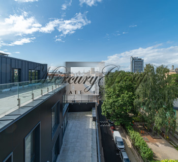 Penthauss modernā daudzdzīvokļu ēkā Rīgas centrā