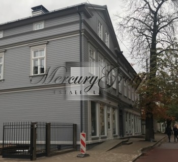 Iznomā komercplatības centrā