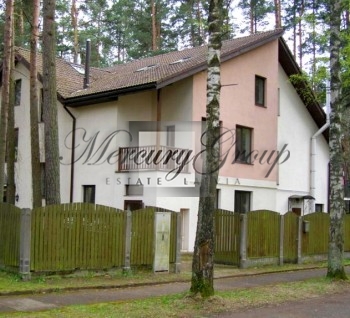 We offler for sale a part house in Jurmala