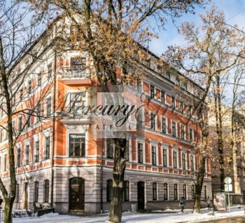 We offer for sale 2-bedroom apartment in the center of Riga