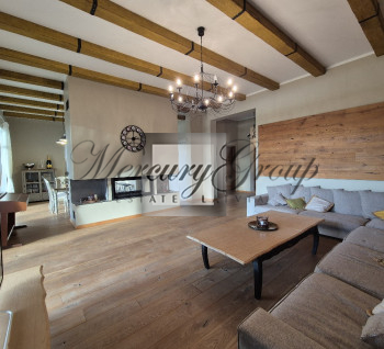 For rent a luxury villa in an elite village near the lake.