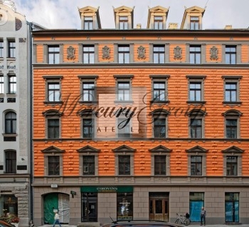 Piedāvājam pārdošanai jaunu 4-istabu dzīvokli Rīgas centrā
