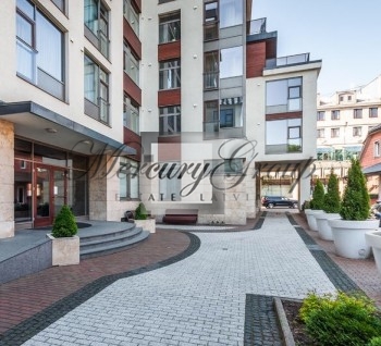 Elegant two-bedroom apartment for rent in Riga centre