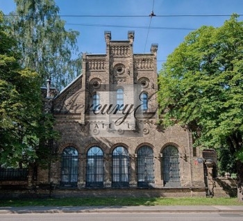 Piedāvājam iegādāties ēku ar ūdenstorni