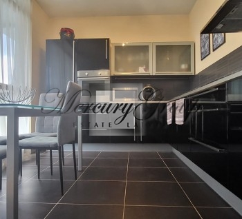 For rent 1-bedroom apartment in new building in the city center