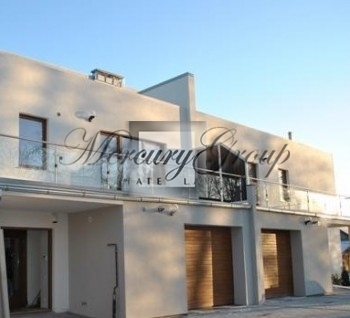Продаются 2 просторные части дома в Вайвари, Юрмала. В доме 3 етажа. К...