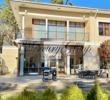 House for sale by the sea