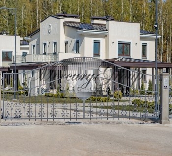 Великолепный частный дом в закрытом поселке Green Village!