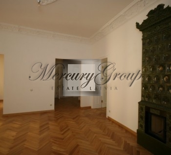For rent spacious apartment in the Embassy area of Riga
