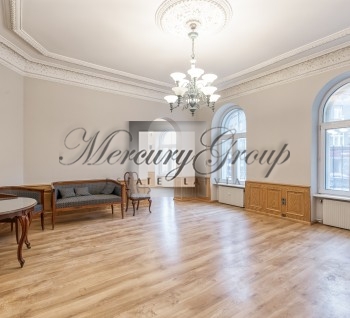 A spacious apartment in the exclusive location in Riga center!