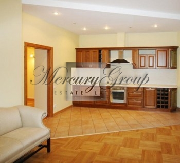 We offer sunny apartment in Embassy area