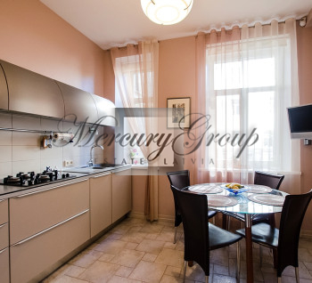 Spacious apartment for sale in Embassy area