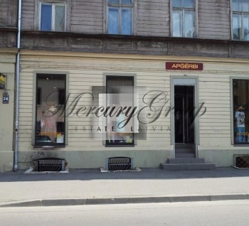 Komerctelpas veikalam, salonam, kafejnīcai.Laba atrašanās vieta, blaku...