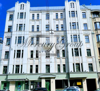 Домовладение в центре Риги с доходностью