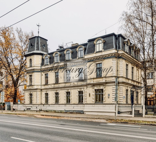 Vēsturiska ēka pārdošanā Rīgas diplomātiskajā ...