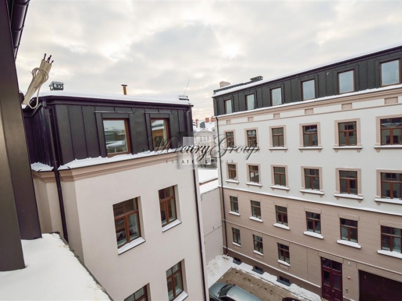 Dzirnavu 6 - a renovated historical building in the quiet center. Nr. 11