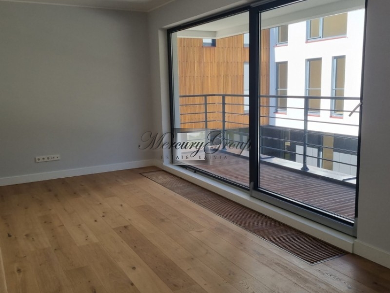 PineWood is a cozy project with luxury apartments surrounded by pine trees. Nr. 17