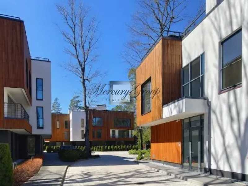 PineWood is a cozy project with luxury apartments surrounded by pine trees. Nr. 4
