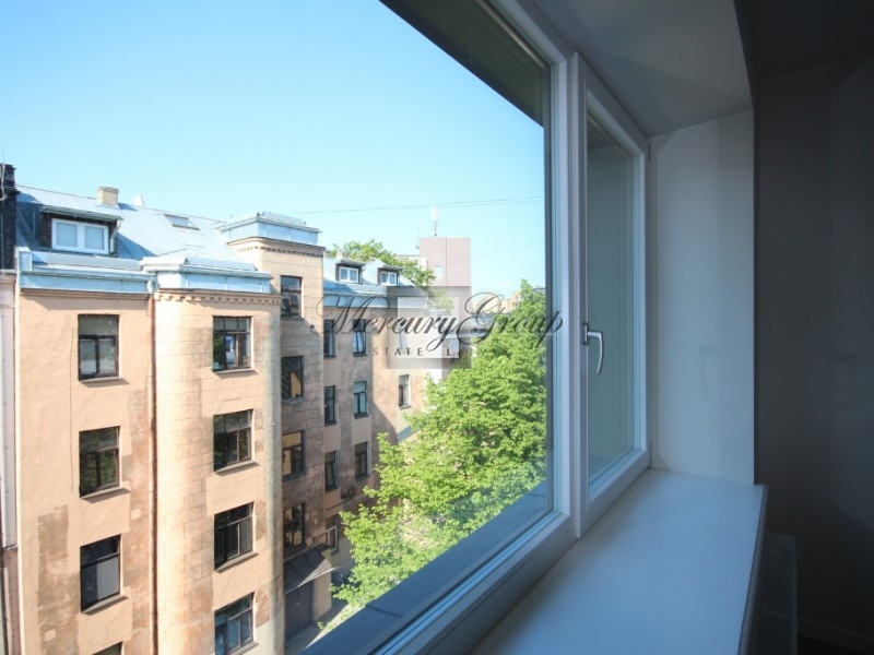 Dzirnavu 6 - a renovated historical building in the quiet center. Nr. 7
