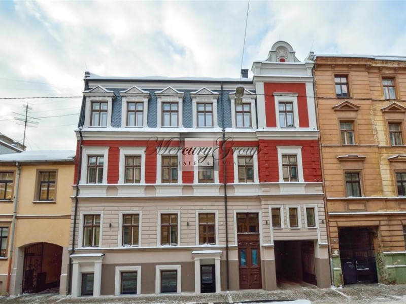 Dzirnavu 6 - a renovated historical building in the quiet center. Nr. 12
