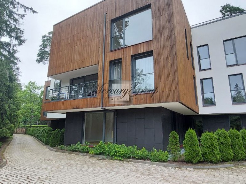 PineWood is a cozy project with luxury apartments surrounded by pine trees. Nr. 10