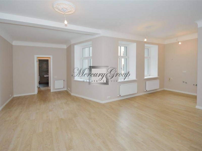 Dzirnavu 6 - a renovated historical building in the quiet center. Nr. 5