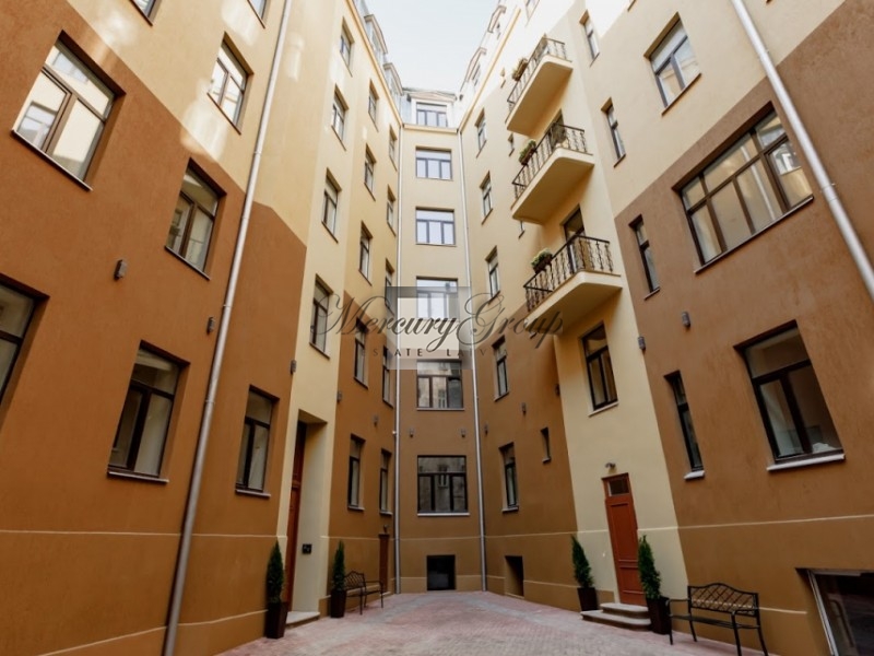 Dzīvokļi renovētā mājā Lačpleša ielā. Nr. 4