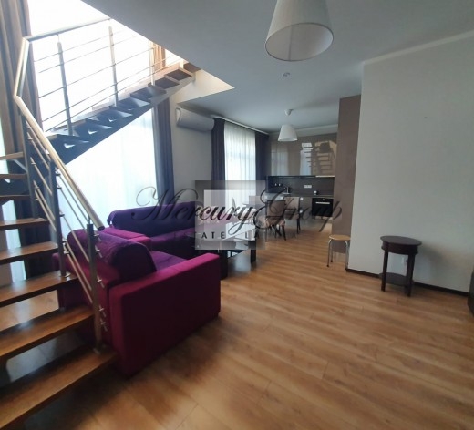 We offer for sale 3 bedroom apartment in the p...
